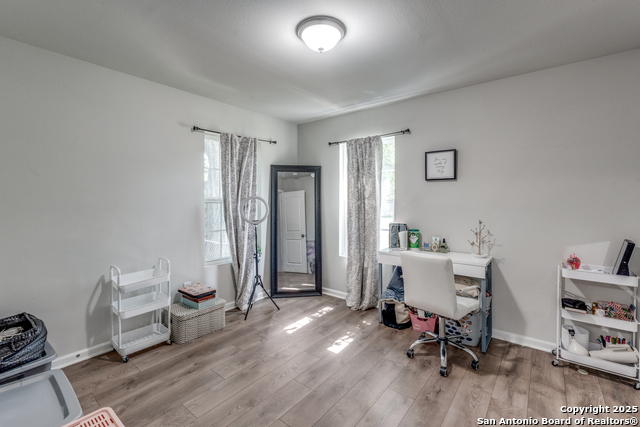 Listing photo id 11 for 5027 Blue Bonnet