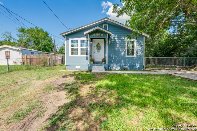Listing photo id 0 for 5027 Blue Bonnet