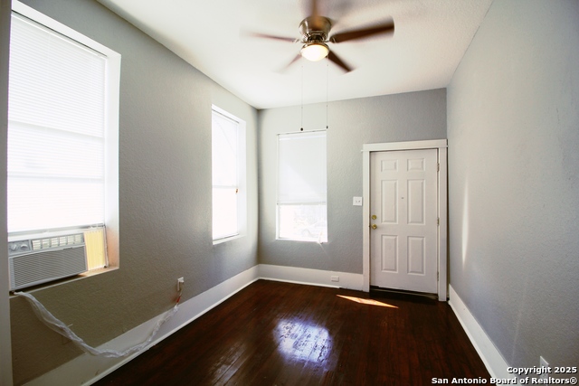 Image 6 of 6 For 1716 Olive St N 1