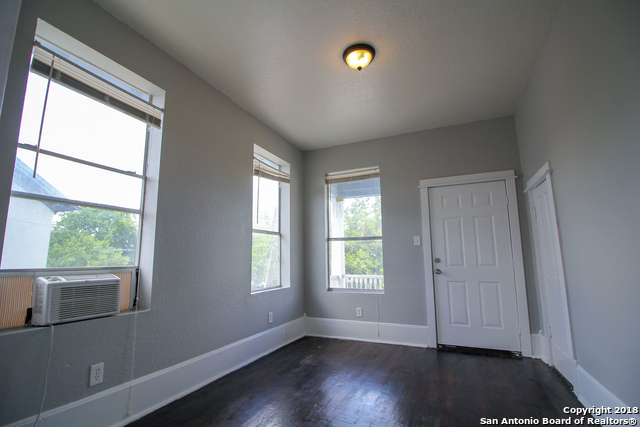 Image 12 of 20 For 1716 Olive St N 4
