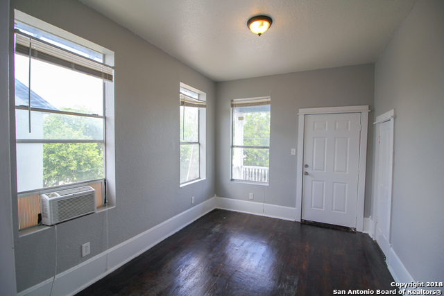 Image 13 of 20 For 1716 Olive St N 4