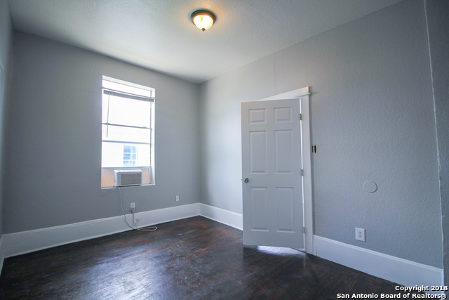 Image 16 of 20 For 1716 Olive St N 4
