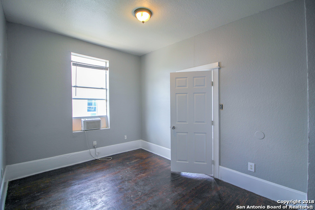 Image 17 of 20 For 1716 Olive St N 4