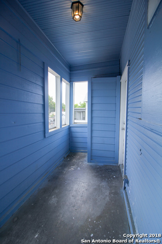 Image 4 of 20 For 1716 Olive St N 4