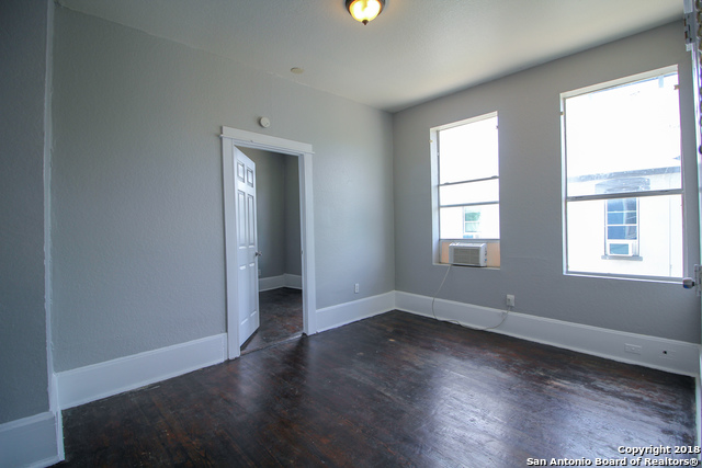 Image 6 of 20 For 1716 Olive St N 4