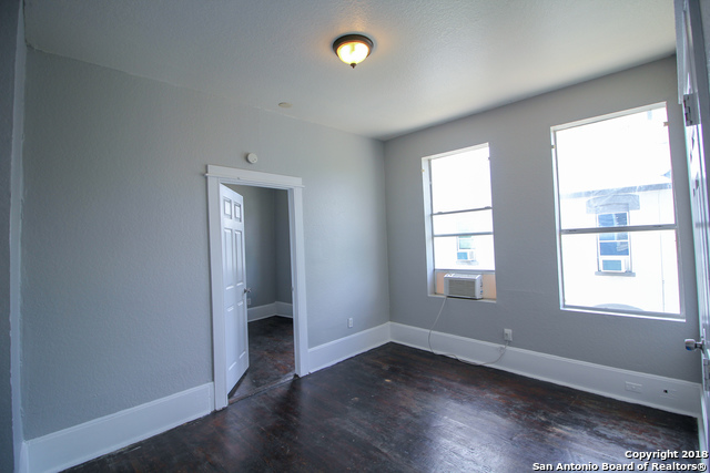 Image 8 of 20 For 1716 Olive St N 4