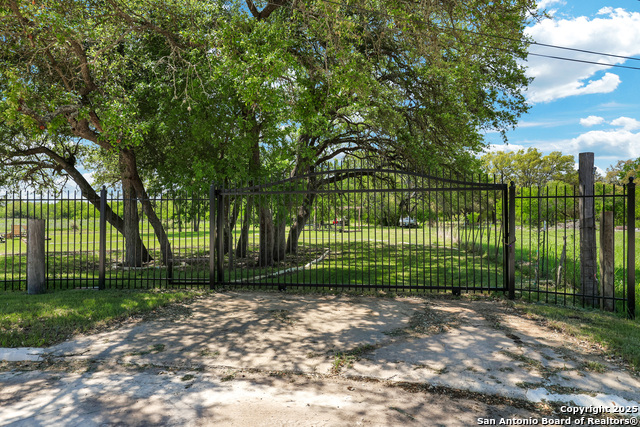 Image 2 of 7 For 13904 Wild Cat Lair