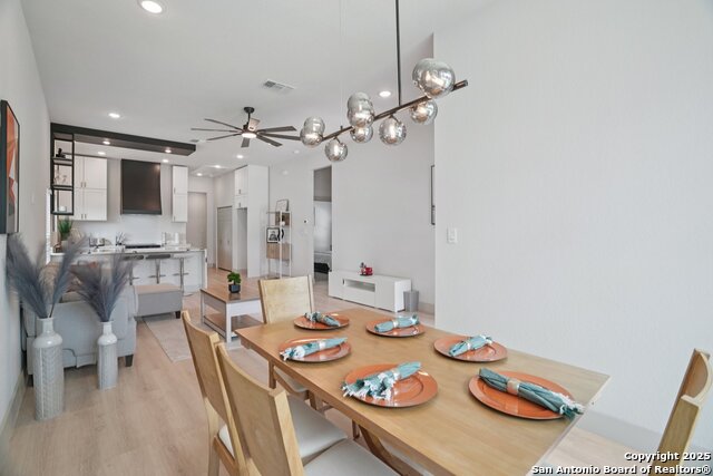 Listing photo id 8 for 427 Cass