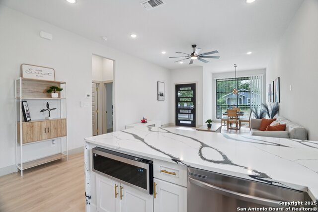 Listing photo id 14 for 427 Cass