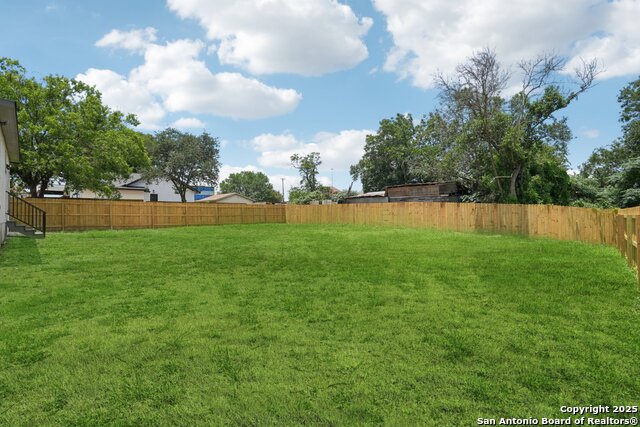 Listing photo id 31 for 427 Cass