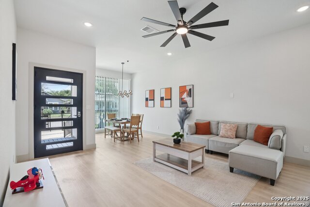 Listing photo id 5 for 427 Cass