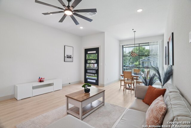 Listing photo id 6 for 427 Cass