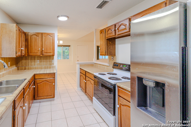Listing photo id 10 for 6303 Welles Glenn Cir