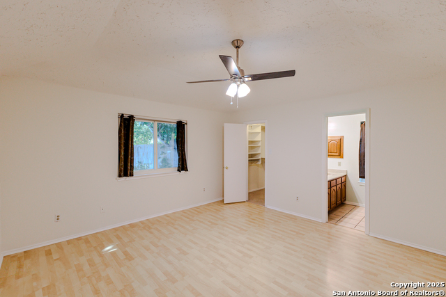Listing photo id 12 for 6303 Welles Glenn Cir