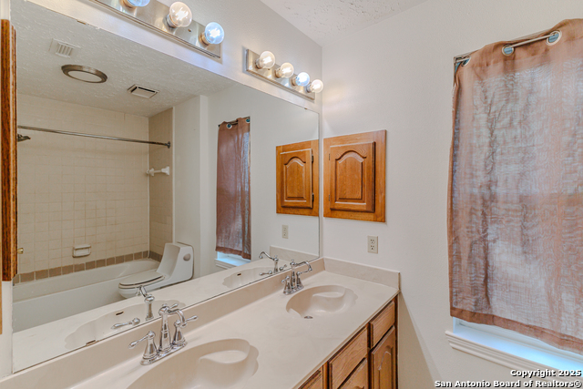 Listing photo id 16 for 6303 Welles Glenn Cir