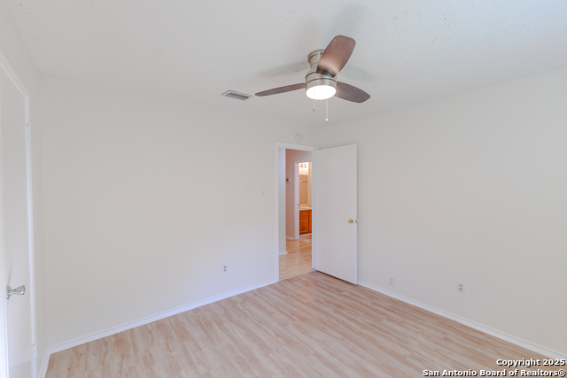 Listing photo id 23 for 6303 Welles Glenn Cir