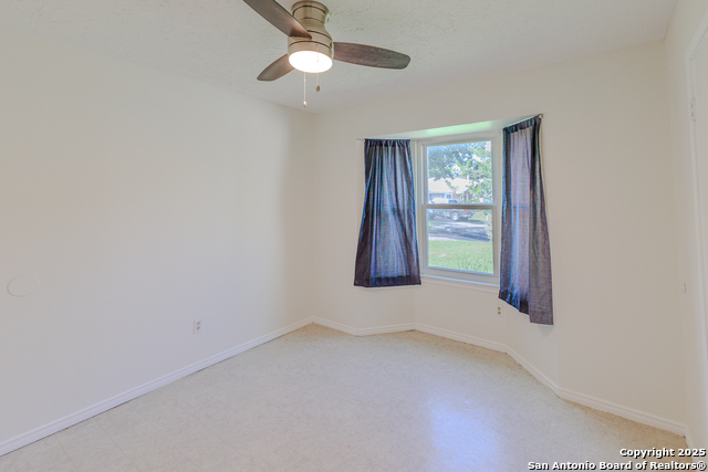 Listing photo id 27 for 6303 Welles Glenn Cir