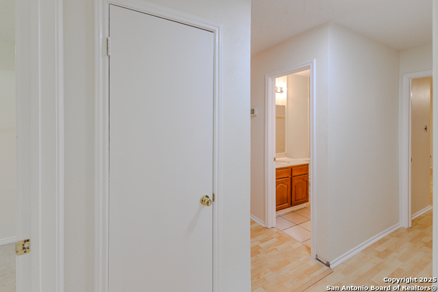 Listing photo id 30 for 6303 Welles Glenn Cir