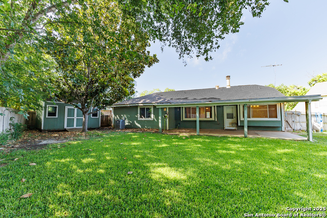 Listing photo id 36 for 6303 Welles Glenn Cir
