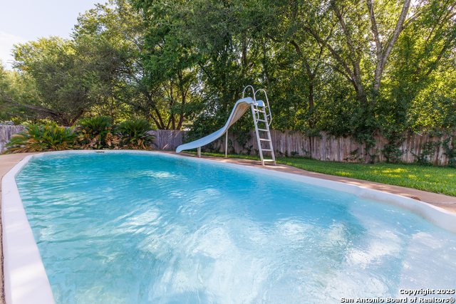 Listing photo id 41 for 6303 Welles Glenn Cir