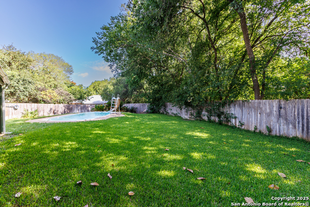 Listing photo id 47 for 6303 Welles Glenn Cir