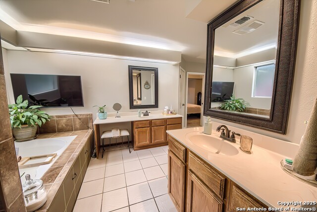 Listing photo id 14 for 13407 Thessaly