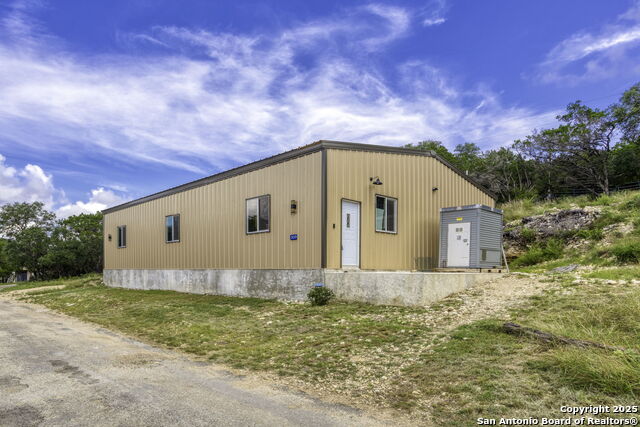 Listing photo id 38 for 314 & 309 Sunset