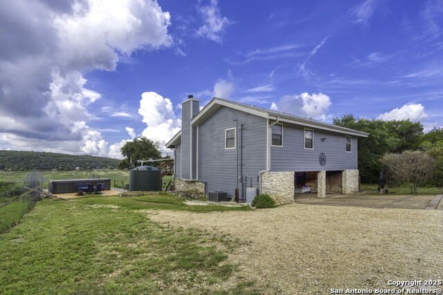 Listing photo id 6 for 314 & 309 Sunset