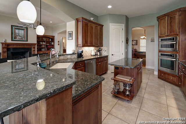 Image 9 of 43 For 3221 Comal Springs