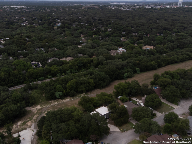 Image 33 of 36 For 10818 Oak Bank