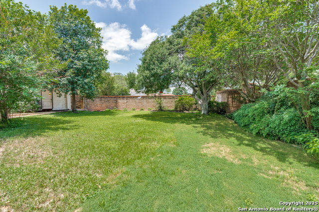 Listing photo id 32 for 201 Chattington