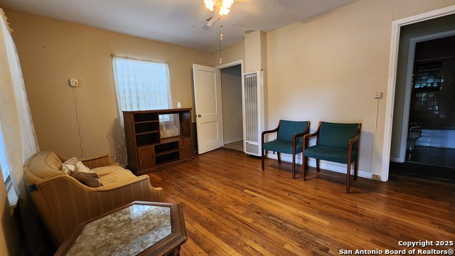 Listing photo id 1 for 3003 Travis W