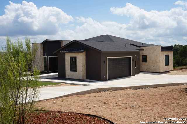 Image 3 of 39 For 643 Mystic Parkway
