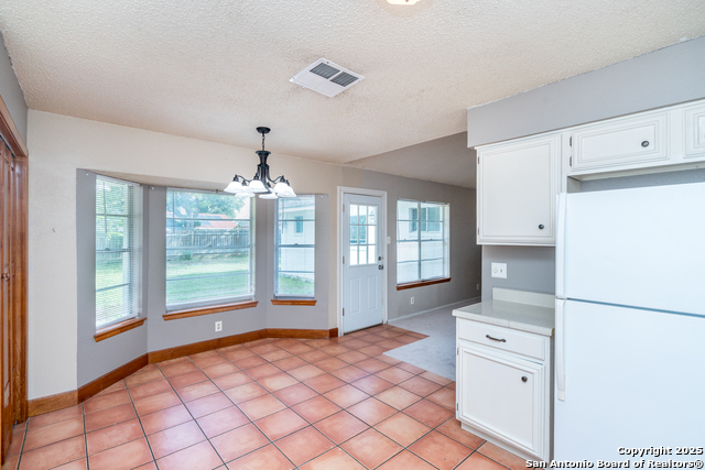 Listing photo id 11 for 6407 Ridge Pass