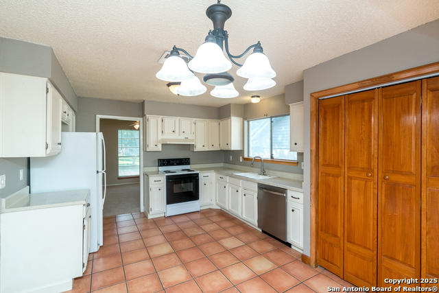 Listing photo id 16 for 6407 Ridge Pass