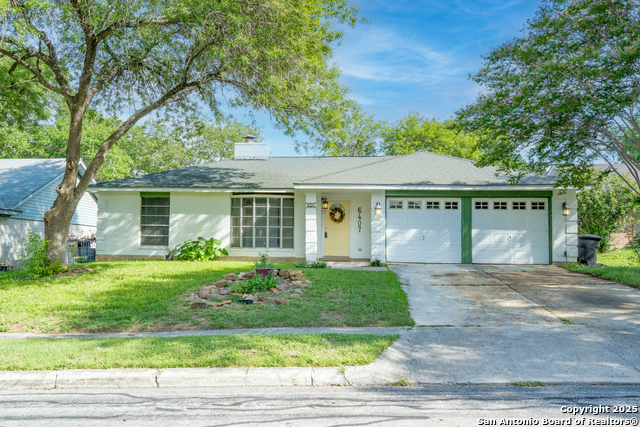 Listing photo id 2 for 6407 Ridge Pass