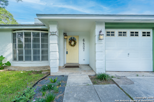 Listing photo id 3 for 6407 Ridge Pass