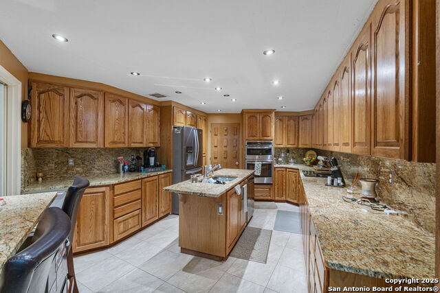 Listing photo id 14 for 823 Water 5d