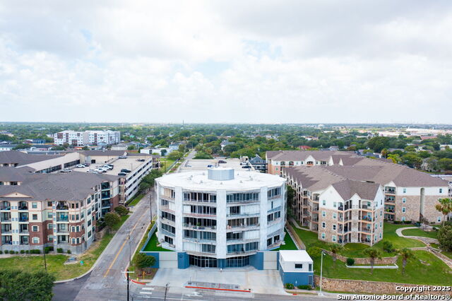 Listing photo id 28 for 823 Water 5d