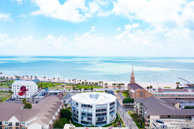 Listing photo id 31 for 823 Water 5d