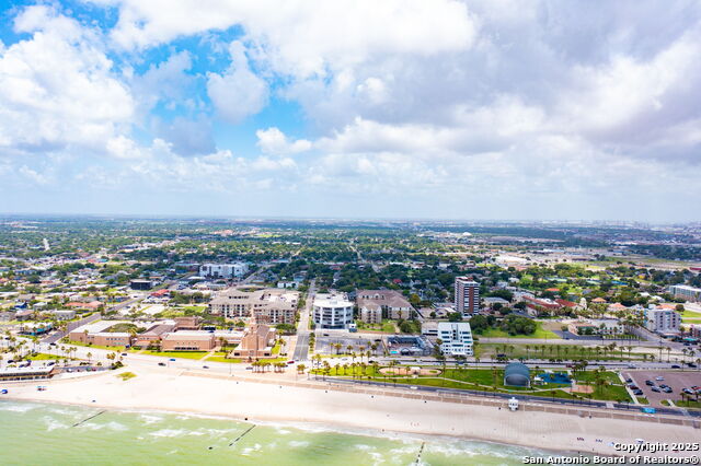 Listing photo id 35 for 823 Water 5d