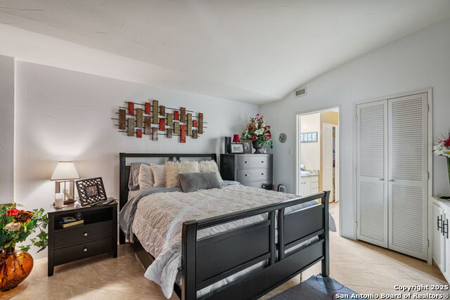 Listing photo id 4 for 823 Water 5d