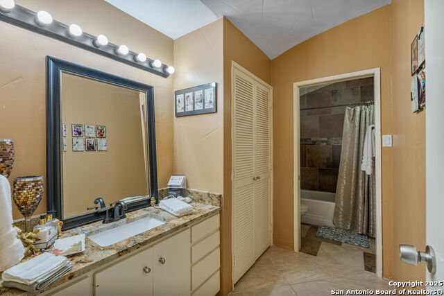 Listing photo id 5 for 823 Water 5d