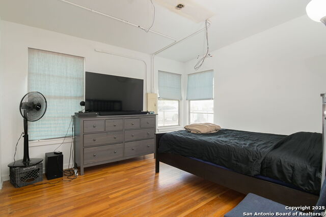 Listing photo id 8 for 271 Middlebury