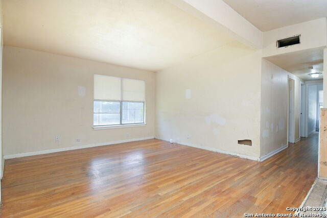 Listing photo id 1 for 271 Middlebury