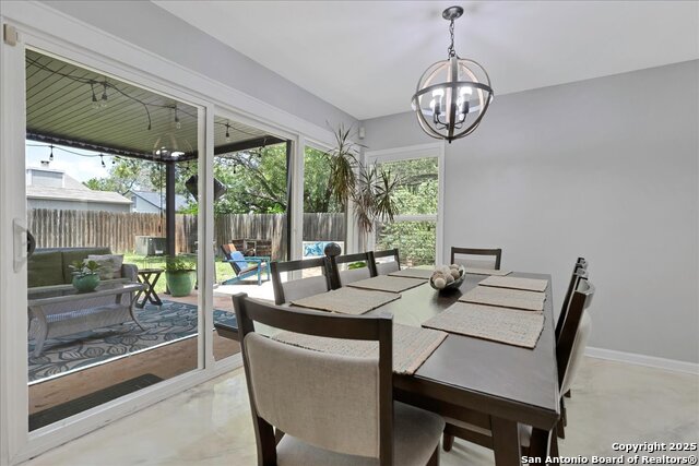 Listing photo id 5 for 9331 Valley Ridge