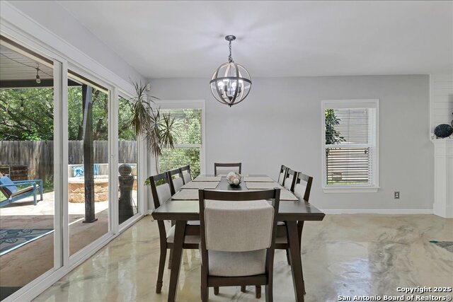 Listing photo id 7 for 9331 Valley Ridge