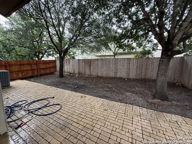 Image 11 of 11 For 13707 York Woods