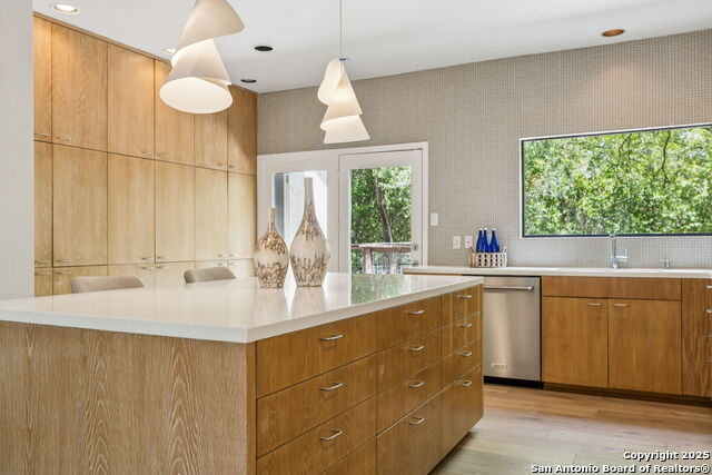 Image 19 of 50 For 40 Oakwell Farms Pkwy