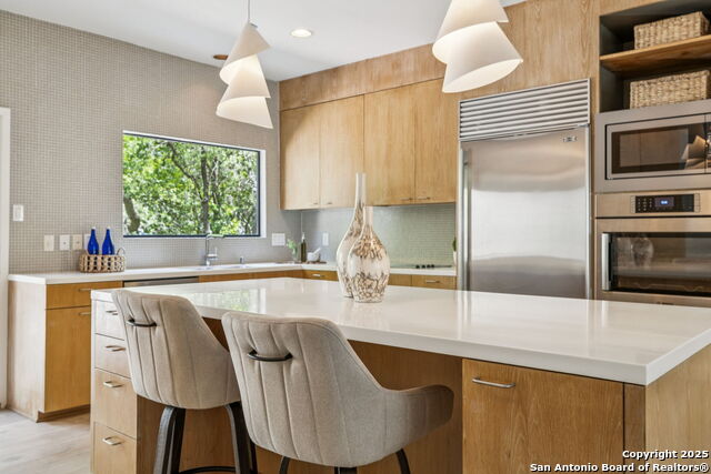 Image 20 of 50 For 40 Oakwell Farms Pkwy